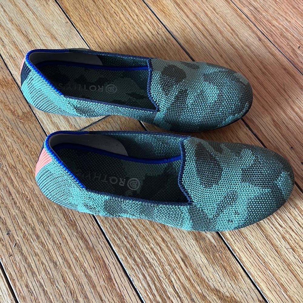 Girls Rothy loafer size 2
